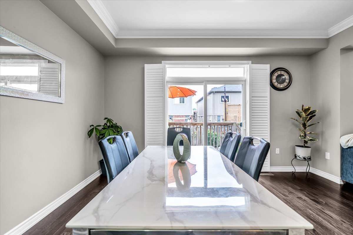 Dining area with walkout